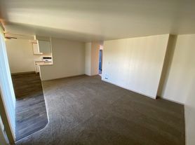 WALLACE PARK APARTMENTS (03)
