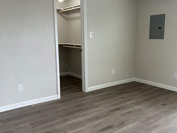4th image of 407 N Justin Ave #B