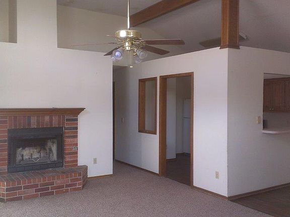 2nd image of 909 NE 23rd St #911