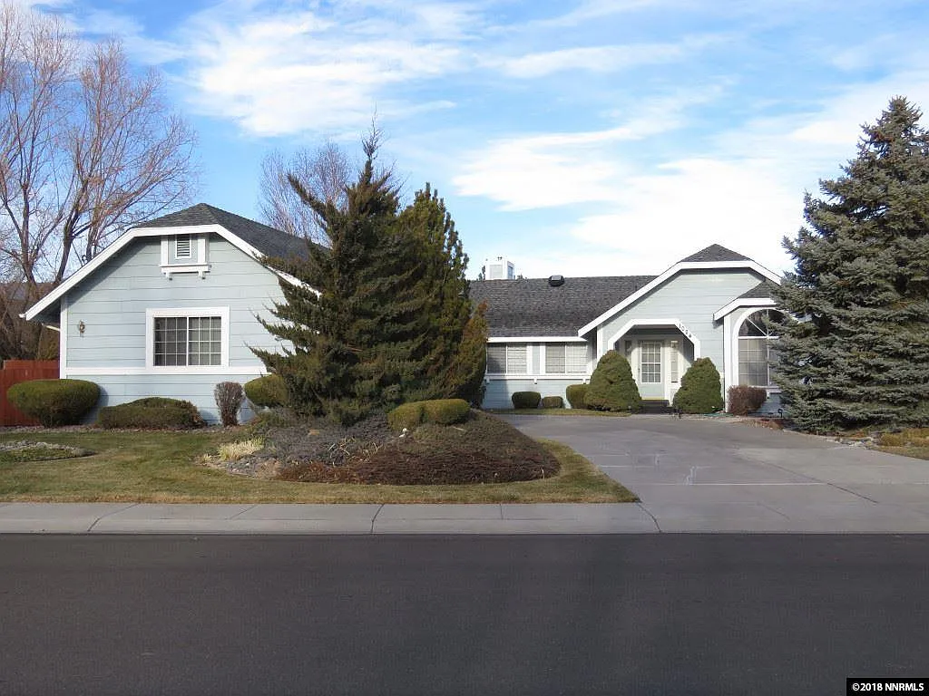 1024 Wisteria Dr photo 1