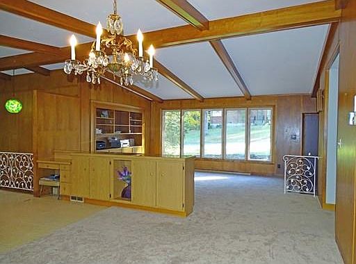 4th image of 36 Howe Ave
