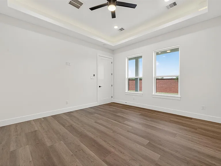 2226 Syrian St — Photo 34