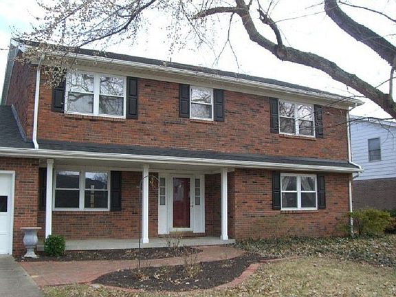 3rd image of 420 Plaza Dr