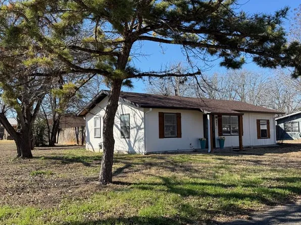 907 Apple St, Fredericksburg, TX 78624