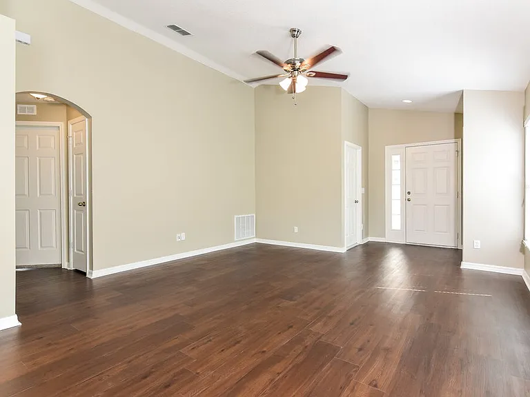 7556 Oxford Garden Cir — Photo 2