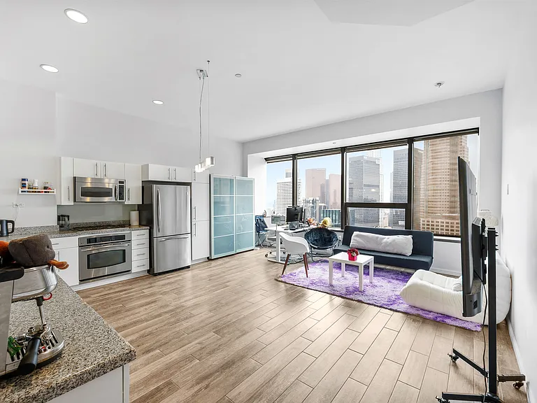 1100 Wilshire Blvd #2607 — Photo 6