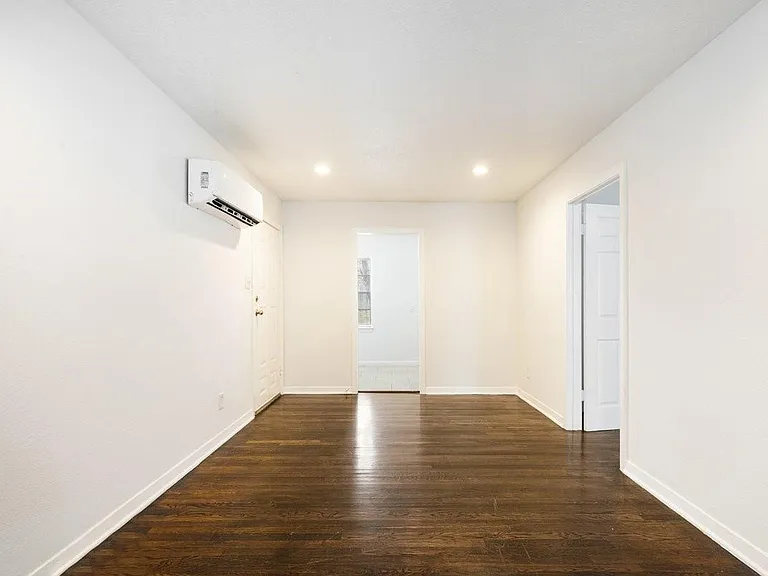 8451 1/2 Howard Dr — Photo 7