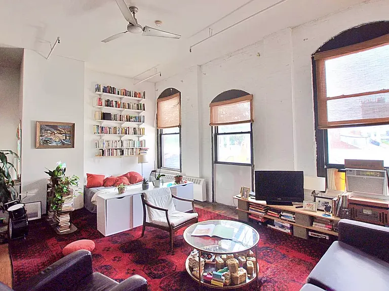 5 Delevan St #302 — Photo 3