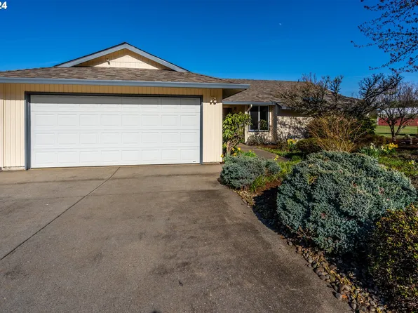 23123 S Bluegrass Ln, Estacada, OR 97023