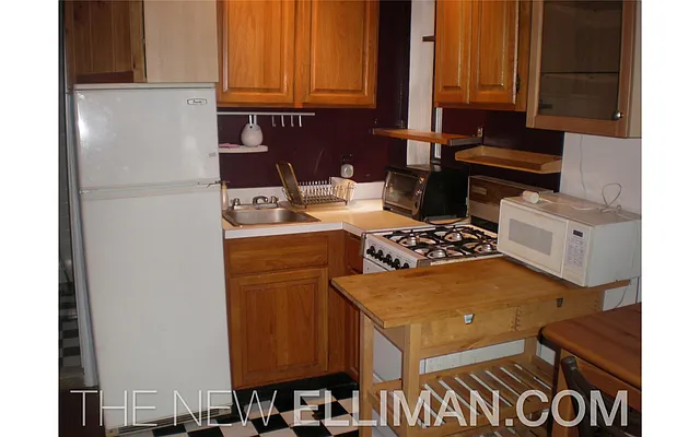 Rented by Douglas Elliman | media 24