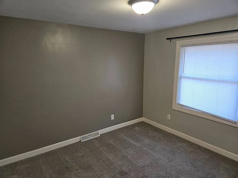 2723 Priscilla Ave — Photo 17
