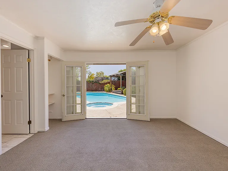 1005 Ayers Ave — Photo 6