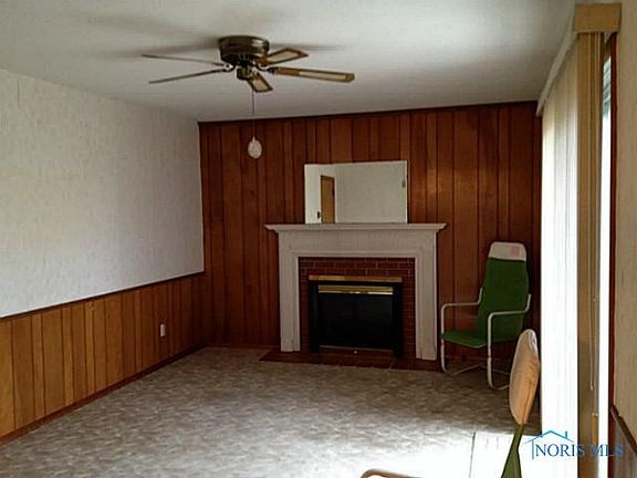 3rd image of 1035 Lynne Ave