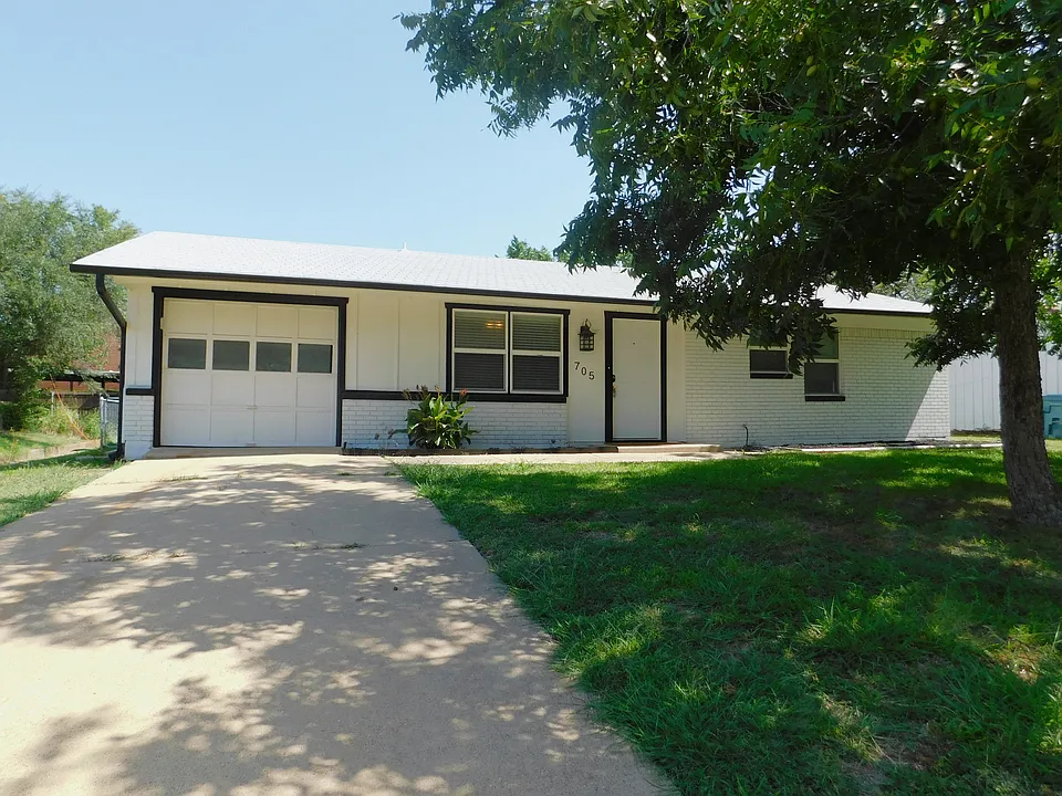 705 Sun Valley Dr