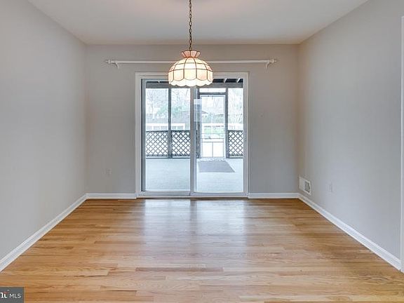 5th image of 10021 Whitefield St