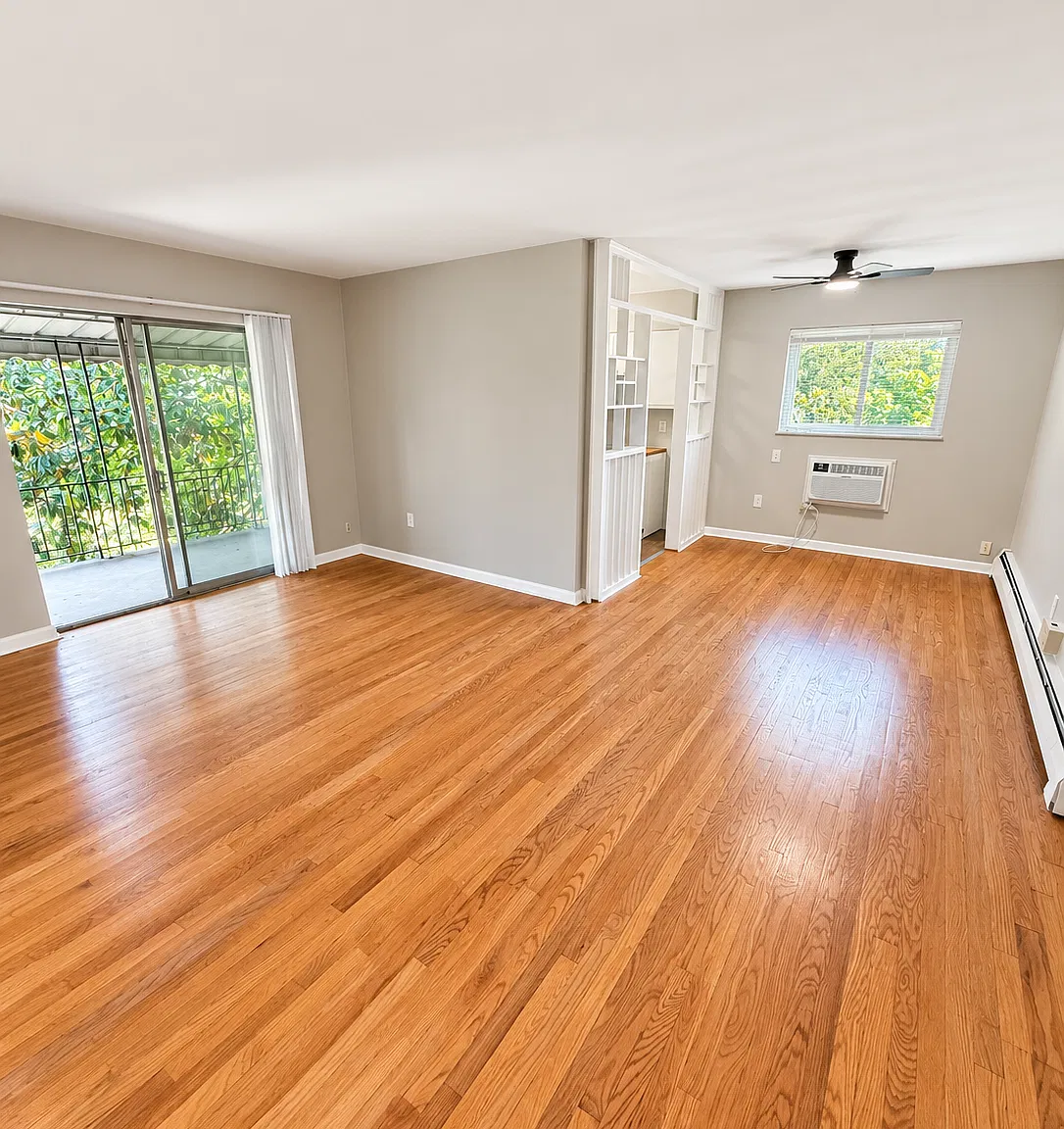 1546 Beacon Street - 4 — Photo 1