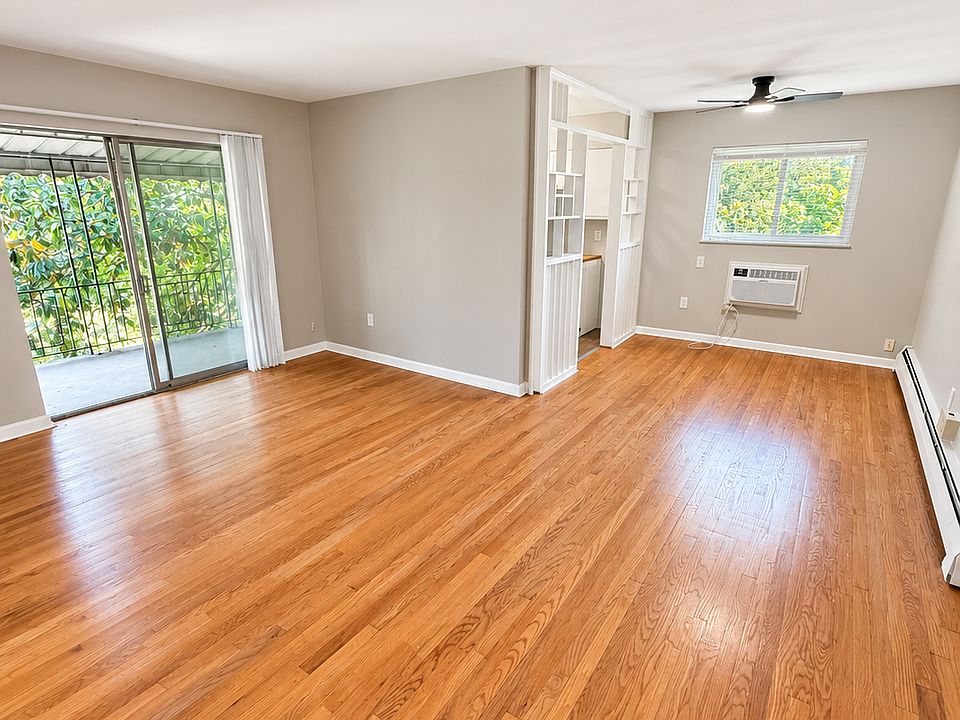 1st image of 1546 Beacon St APT 4