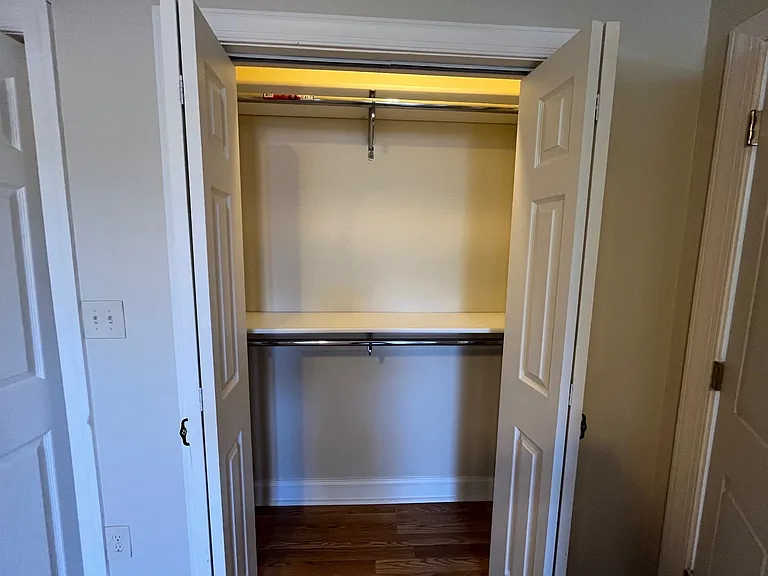 912 Portland St — Photo 16
