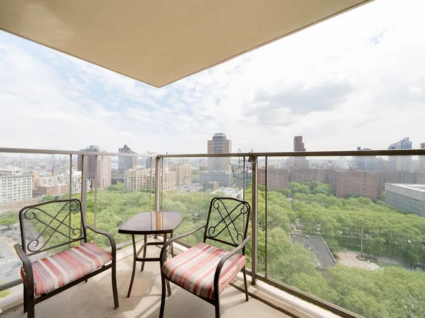 75 Henry Street image 2 of 9