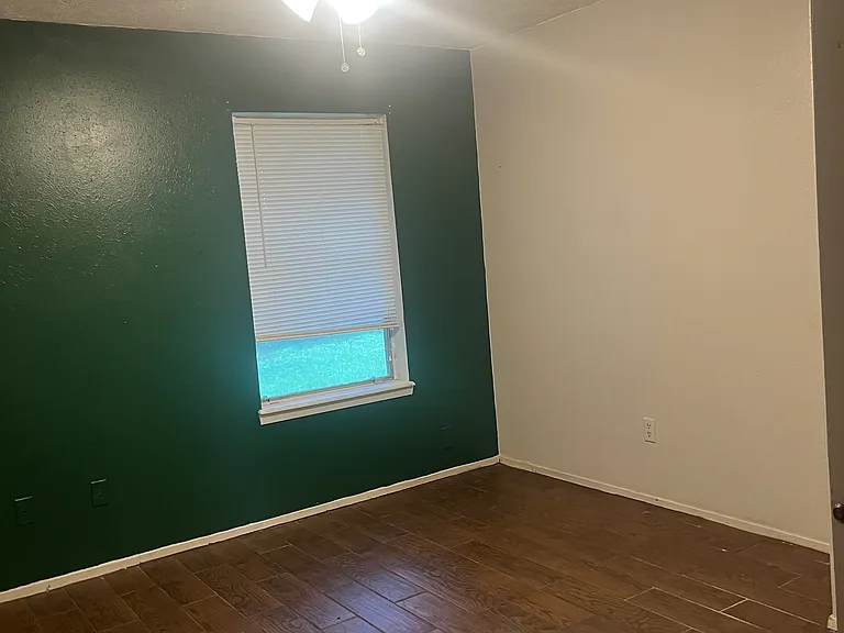 3700 Forestwood Dr — Photo 2