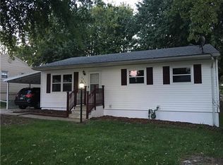 2312 Cardinal Ln, Saint Joseph, MO 64503