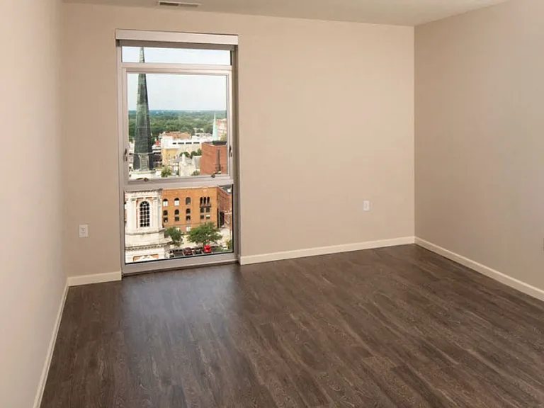 Skyline Tower — Photo 13