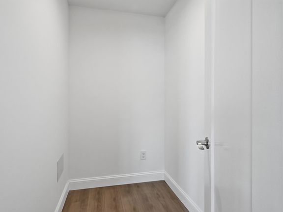 5th image of 511 E 11th Ave #206
