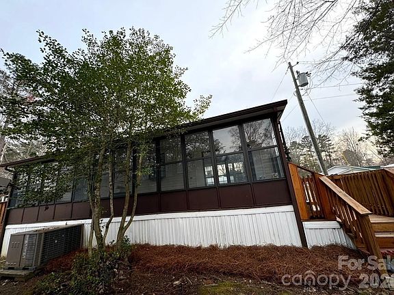 3rd image of 104 Cherokee Trl