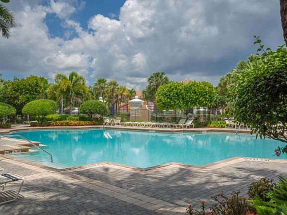 Resort Pool Victoria Groves 