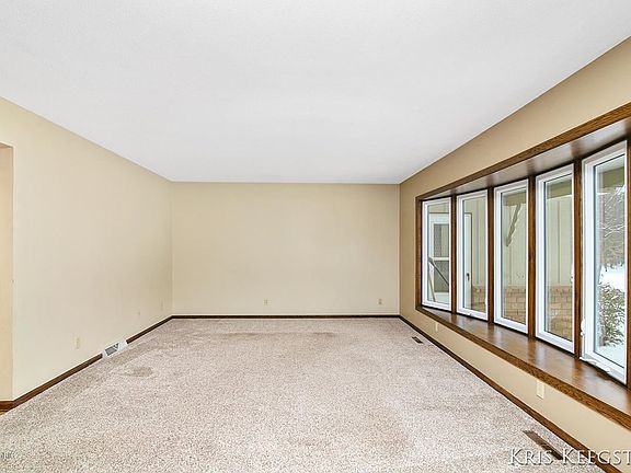 5th image of 6570 Baldwin St
