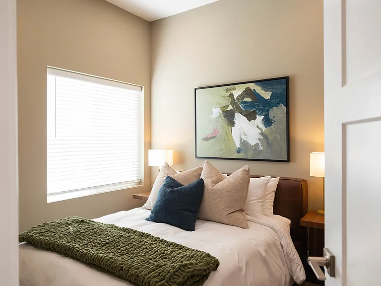1364 E Battlefield Rd — Photo 130
