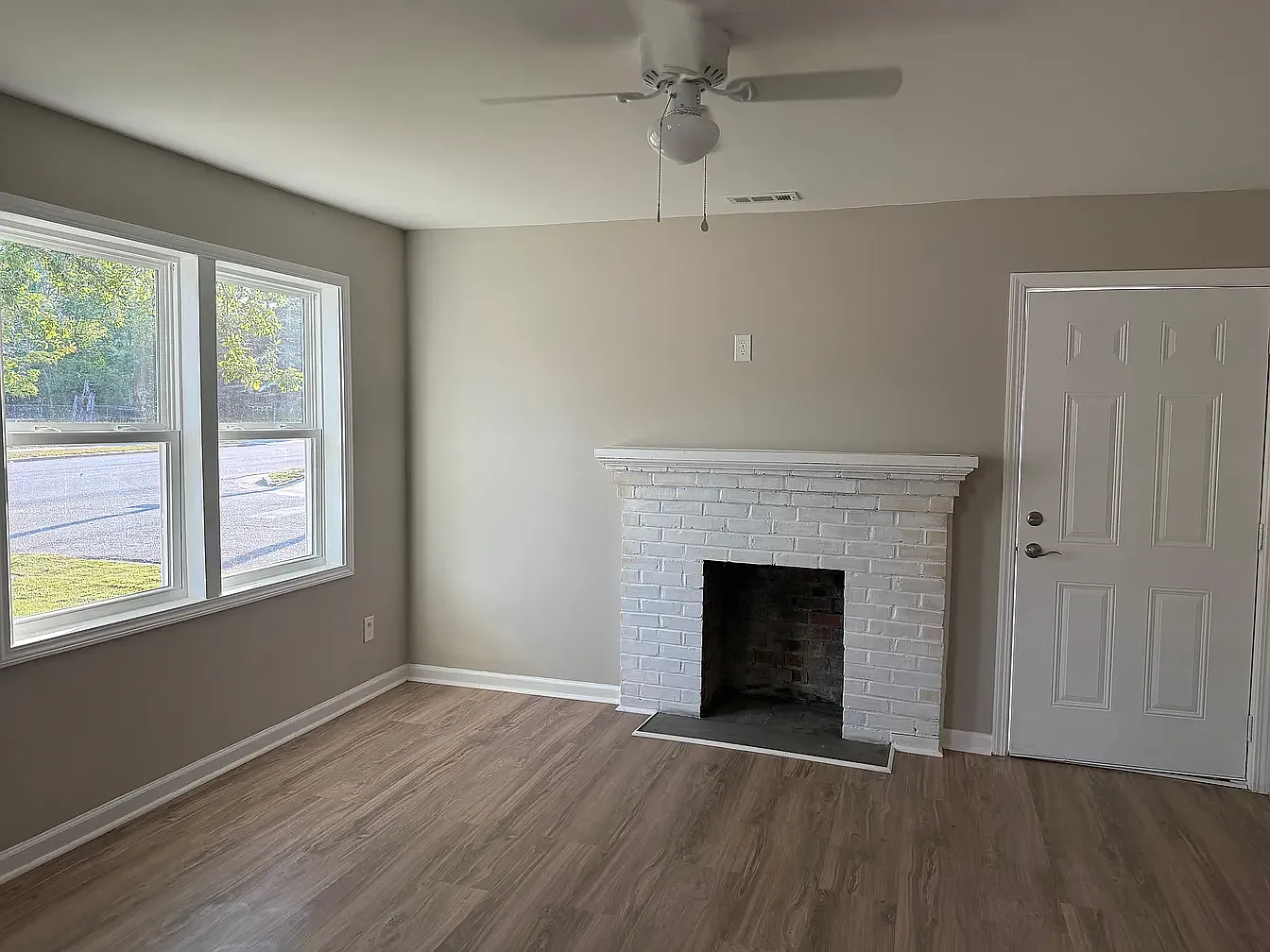 3 bed, 1100 sqft, $1,500 — Photo 4