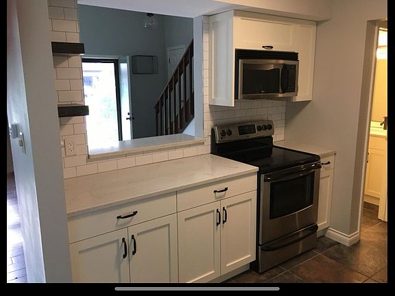 4th image of 368 E Walnut St #368