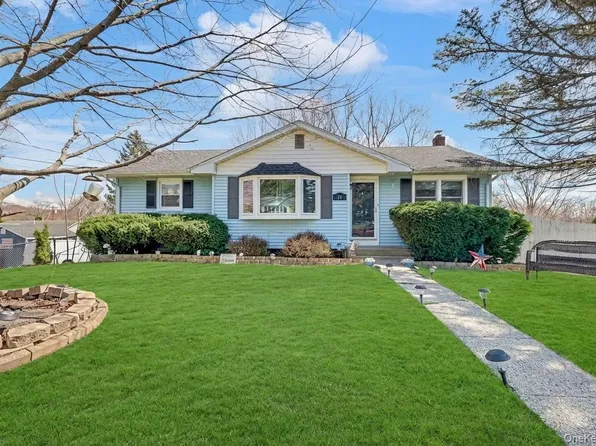 10 Renfrewshire Drive, Middletown, NY 10941