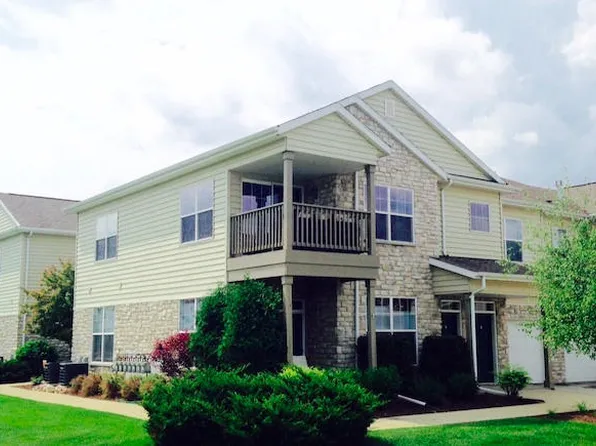 N17W26522 Meadowgrass Cir, Pewaukee, WI 53072