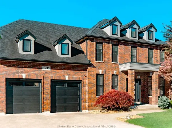1235 Maple Ave, Lasalle, ON N9J 3Y6