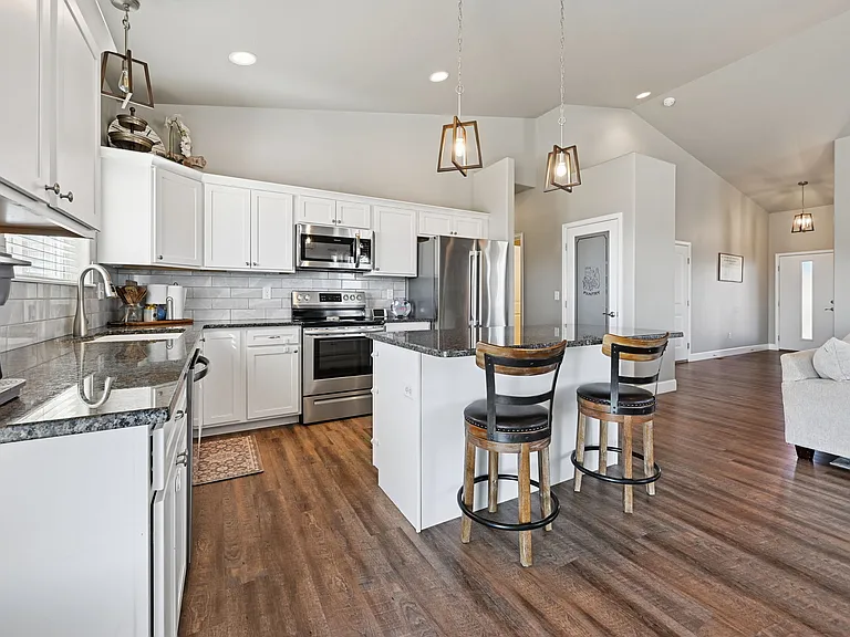 1140 E Dove Creek Dr — Photo 10