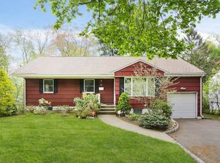46 Fellswood Rd, Livingston, NJ 07039