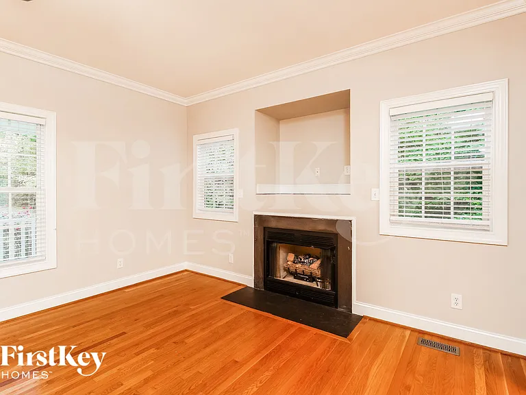 7505 Summersun Dr — Photo 2