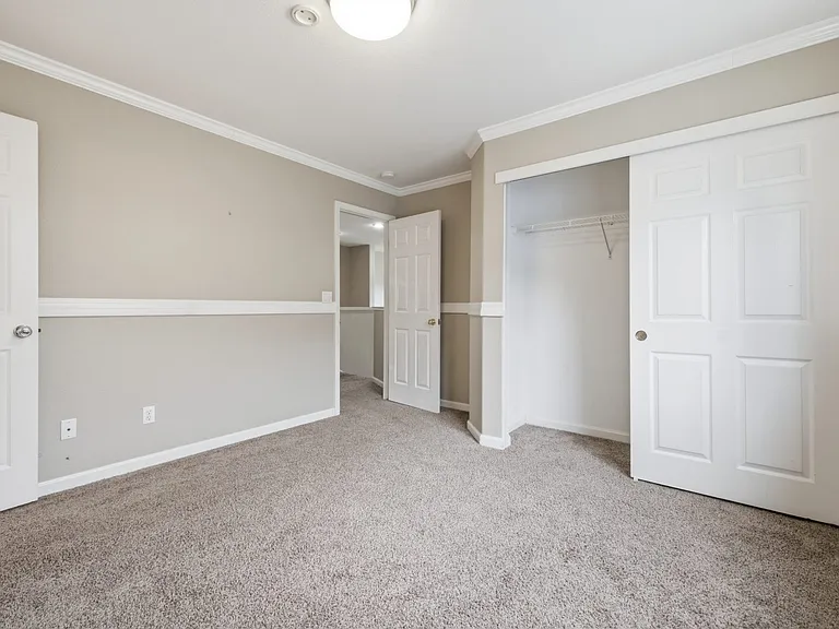 722 Summer Ln — Photo 24