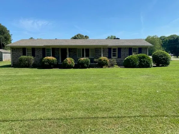 420 General Forrest Dr, Bruceton, TN 38317