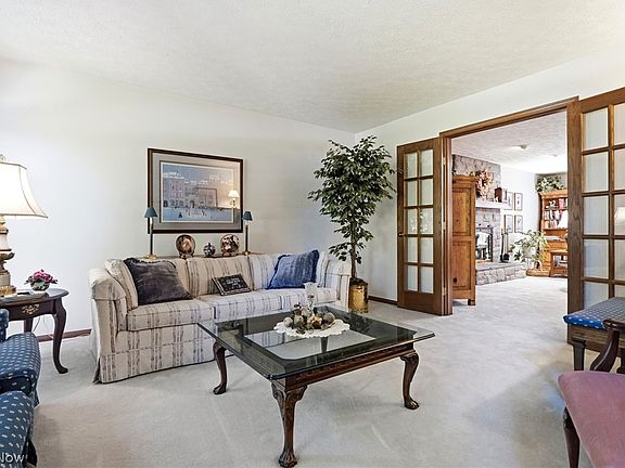 4th image of 30911 Riviera Ln
