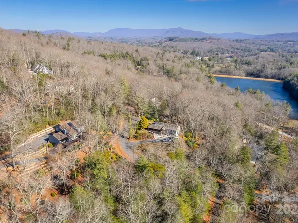599 Sunrise Ridge Rd, Spruce Pine, NC 28777