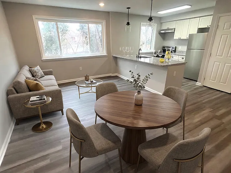 The Executive in Gaithersburg — Photo 11