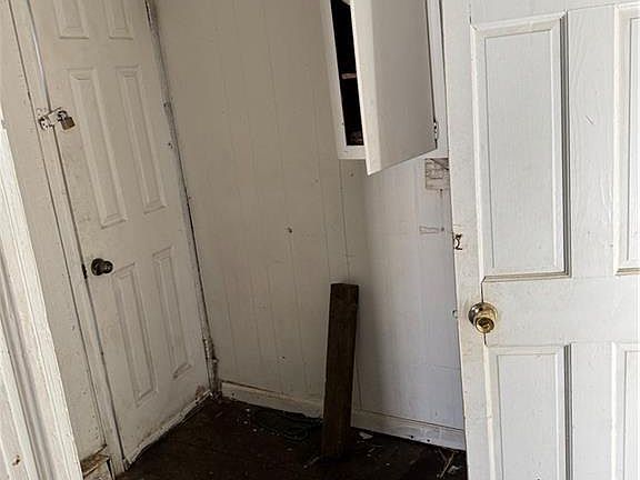 2nd image of 319 N Washington Ave