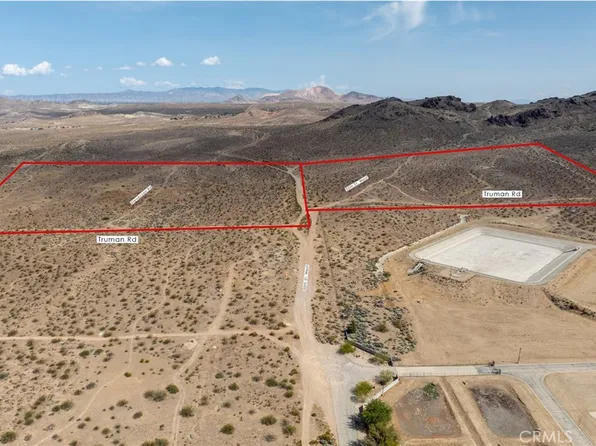 35 35th St W, Rosamond, CA 93560