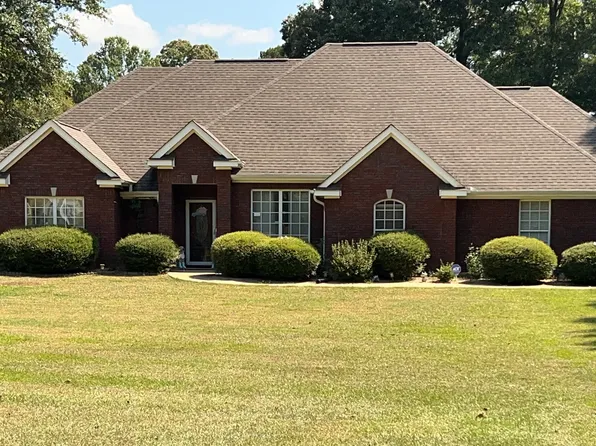 104 N 26th Ave, Lanett, AL 36863
