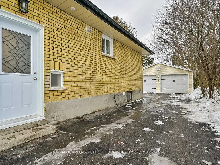 167 Harmony Rd N — Photo 16