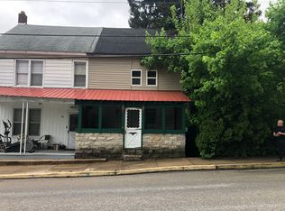 34 N Penn St, Windsor, PA 17366