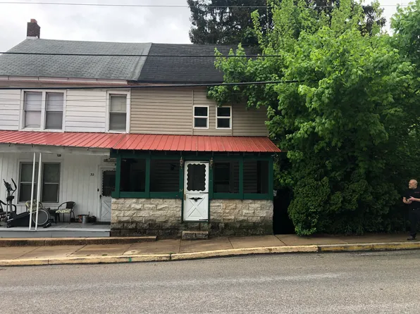 34 N Penn St, Windsor, PA 17366